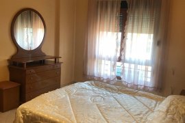 JEPET ME QIRA APARTAMENT 2+1 PRANË PAZARIT TË RI, Ενοικίαση