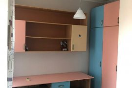 JEPET ME QIRA APARTAMENT 2+1 PRANË PAZARIT TË RI, Alquiler