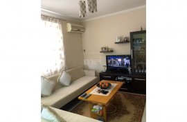 Tek Shkolla Vasil Shanto, shitet apartament 1+1 , Sale