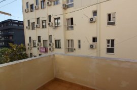 Apt 2+1+2Bllk  tek Komuna e Parisit - Pallat i Ri , Miete