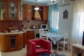 APARTAMENT 3+1 PER QIRA,MARKO  BOCARI , Qera