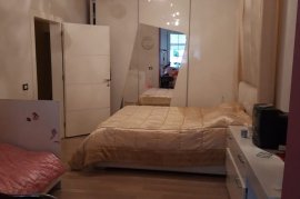 Shitet apartament 3+1,Bllok!, Vente