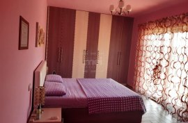 Ne Rrugen Ali Shefqeti, shitet apartament 1+1, Shitje