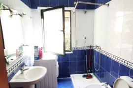 Apartament 1+1 (Kodra E Diellit) Ne Pallat Te Ri , Huren