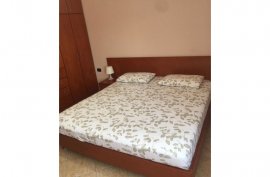 Tek Rruga Todi Shkurti, Shitet Apartamenti 3+1, Πώληση