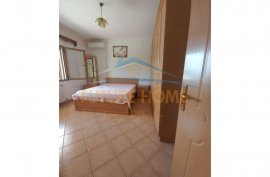 Shitet,Shtëpi Private + Truall, Vorë, Tiranë. , Vente