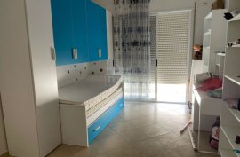 Jepet me qira penthouse 3+1+2 Tek Kopshti Botanik., Bérlés