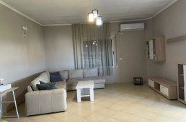 Jepet me qira penthouse 3+1+2 Tek Kopshti Botanik., Ενοικίαση