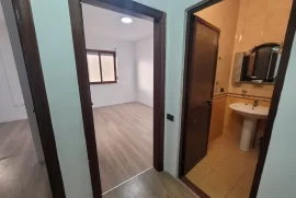 Shitet Apartament 3+1, Venta