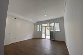 Apartament 3+1 në shitje pranë Policisë Bashkiake, Eladás