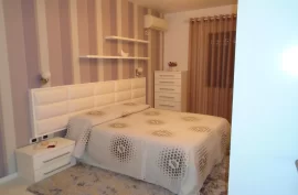 Apartament me qira 2+1 te Komuna e Parisit, Alquiler