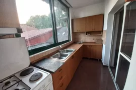 Apartament 1+1 me qira pranë lulishte “1 Maji”, Alquiler