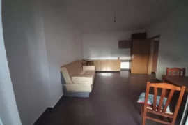 Apartament 1+1 me qira pranë lulishte “1 Maji”, Qera