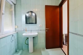 Apartament 2+1 me qira tek Rruga “Myslym Shyri”, Qera