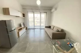 Apartament 1+1 me qira te “Rruga Kavajës”, Alquiler