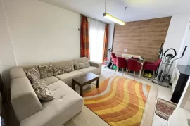 Shitet apartament 2+1 në Rr. e Kavajës, Shitje