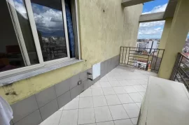 Shitet apartament 2+1 në Rr. e Kavajës, Eladás