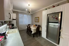 Apartament 2+1 me qira në “Rrugën e Barrikadave”, Ενοικίαση