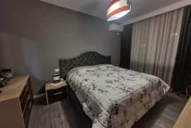 Apartament 2+1 me qira në “Rrugën e Barrikadave”, Ενοικίαση