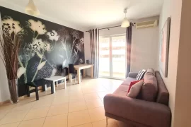 Tirane, Apartament 1+1 me qira 400 Euro , Ενοικίαση