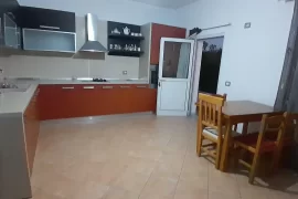 Tirane, Apartament me qira 40 000 ALL , Affitto