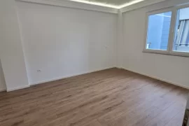 SHITET APARTAMENT 2+1 Rr. “Kavajes”, perballe De, Shitje