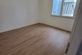 SHITET APARTAMENT 2+1 Rr. “Kavajes”, perballe De, Eladás