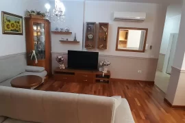 Apartament me qira tek Kopshti Zoologjik , Ενοικίαση