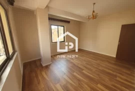 SHITET APARTAMENT 2+1/ MYSLYM SHYRI , Πώληση