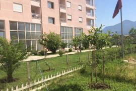 Shitet apartament prane stacionit te trenit, Venta