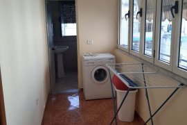 JEPET ME QERA APARTAMENT 2+1+2 PRANE SHKOLLES ‘PET, Location