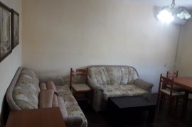 Shitet apartament 2+1 perballe komisariatit nr 4, Πώληση