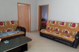 Shitet apartament 2+1+3 poste parkimi ne Komune te, Bérlés