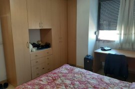 Shitet apartament 2+1+3 poste parkimi ne Komune te, Miete