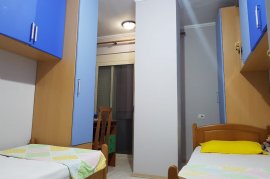 JEPET ME QERA APARTAMENT 2+1 PRANE ‘UET’., Ενοικίαση