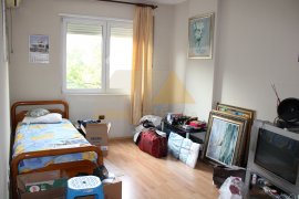 Apartament 2+1 ne shitje prane Ambasades Amerikane, Venta