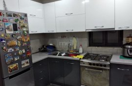 Shitet Apartament 2+1 Ne Astir., Venta