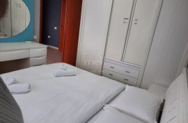 Tek blv. Zogu i Pare jepet me qira apartament 1+1, Ενοικίαση