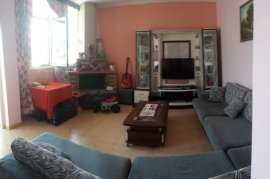 Shitet apartament me mundesi ndarje, Venta