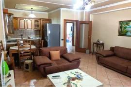 Shitet apartament 2+1 tek Ish-Ekspozita!, Ενοικίαση