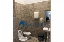 Tirane, shes Ambient biznesi 145 m² (Selite)