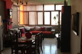 Shitet apartament 2+1 prane medreses se Tiranes , Πώληση