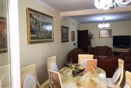 Shitet apartament 2+1 në Laprakë, pranë "Rela, Eladás