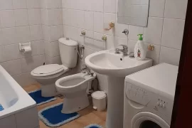 Apartament 2+1 me qira ne zonen e Bllokut Tirane, Huren