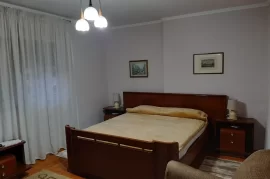 Apartament 2+1 me qira ne zonen e Bllokut Tirane, Huren