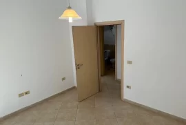 Apartament 2+1 +2 ne shitje Komuna e Parisit, Sale