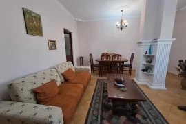 Apartament me qira ne Qender 600 Euro , Miete