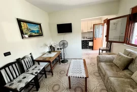 Kavaje,apartament 1+1,buze shetitores 