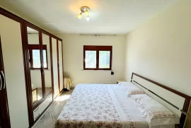 Kavaje,apartament 1+1,buze shetitores 