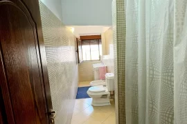 Kavaje,apartament 1+1,buze shetitores 